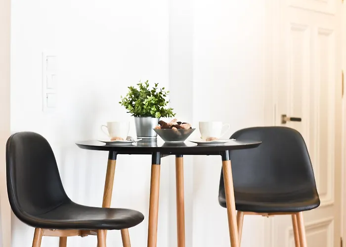Green Garden Apartment
