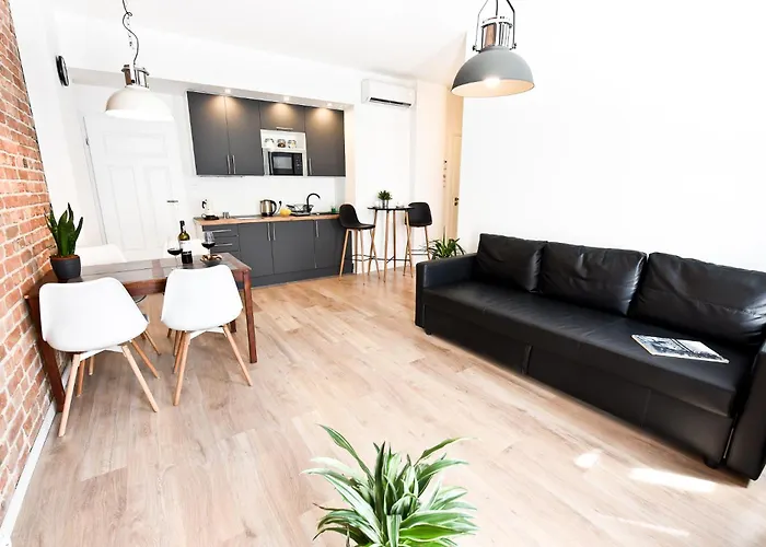 Green Garden Apartment